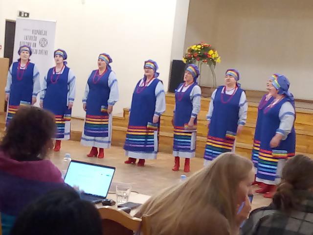 Krievu dziesmu ansamblis Raduga